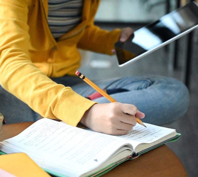 A AIO, fundada por Patricia Oakim, usa IA para orientar estudantes na preparação para o Enem